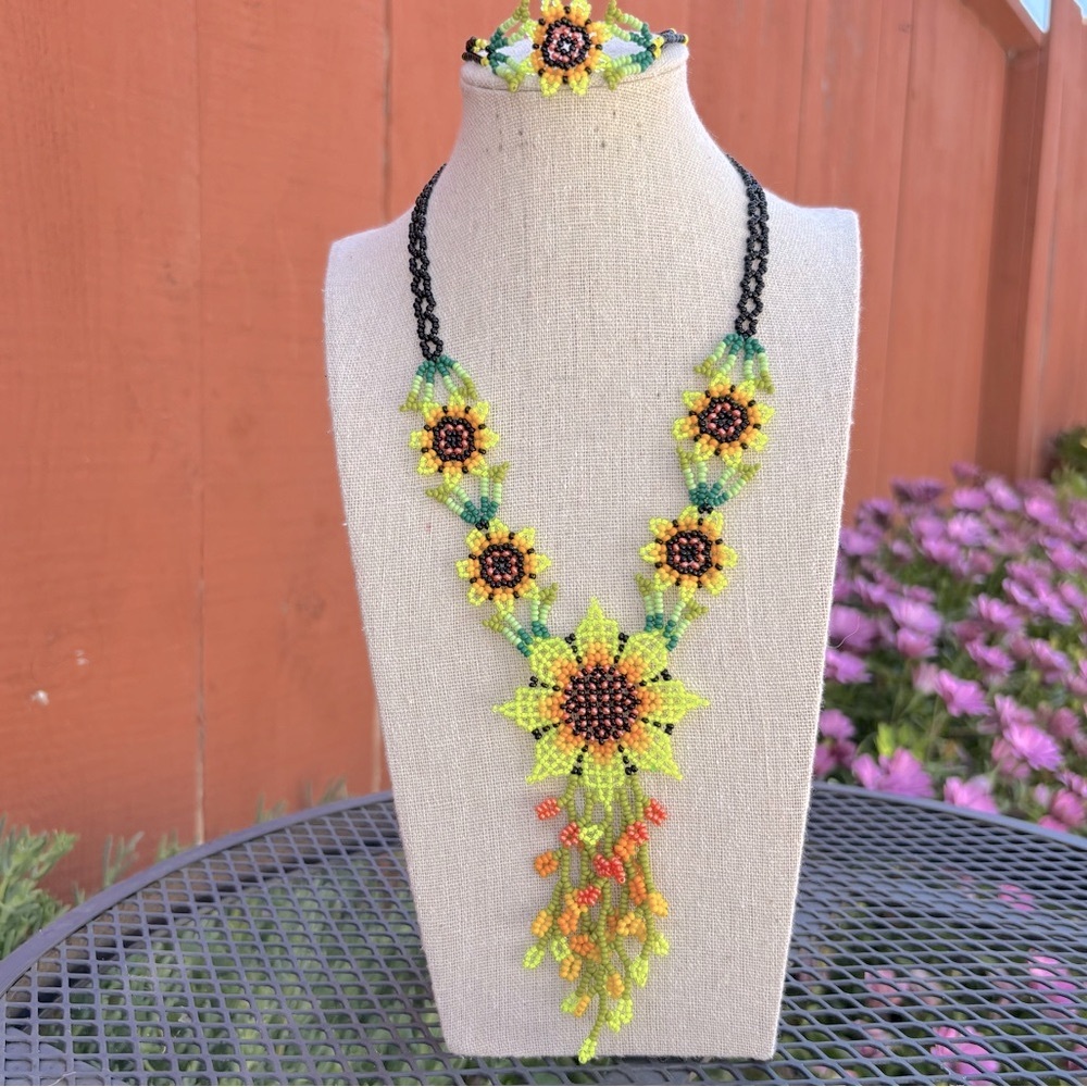 Handcrafted Beaded Sunflower Necklace and bracelet Set